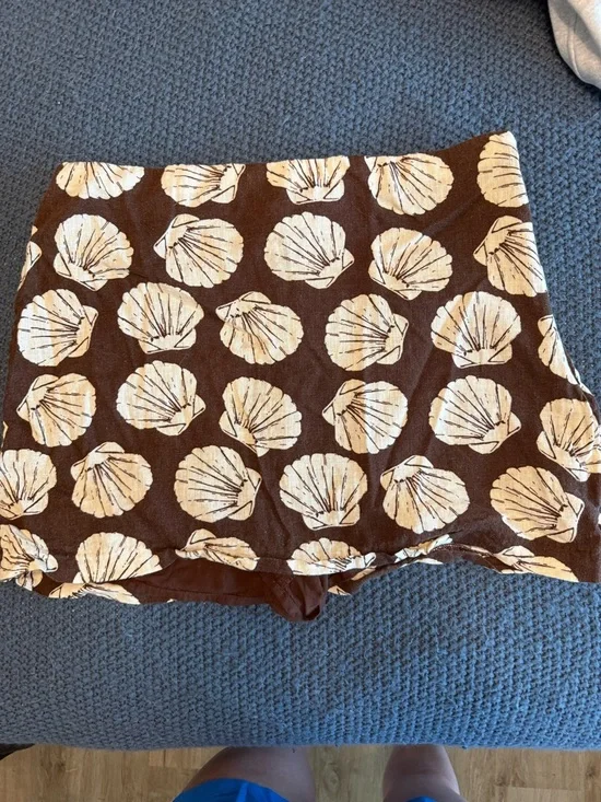 The A&F Scarlett Linen-Blend Mini Skort - Picture 2 of 3